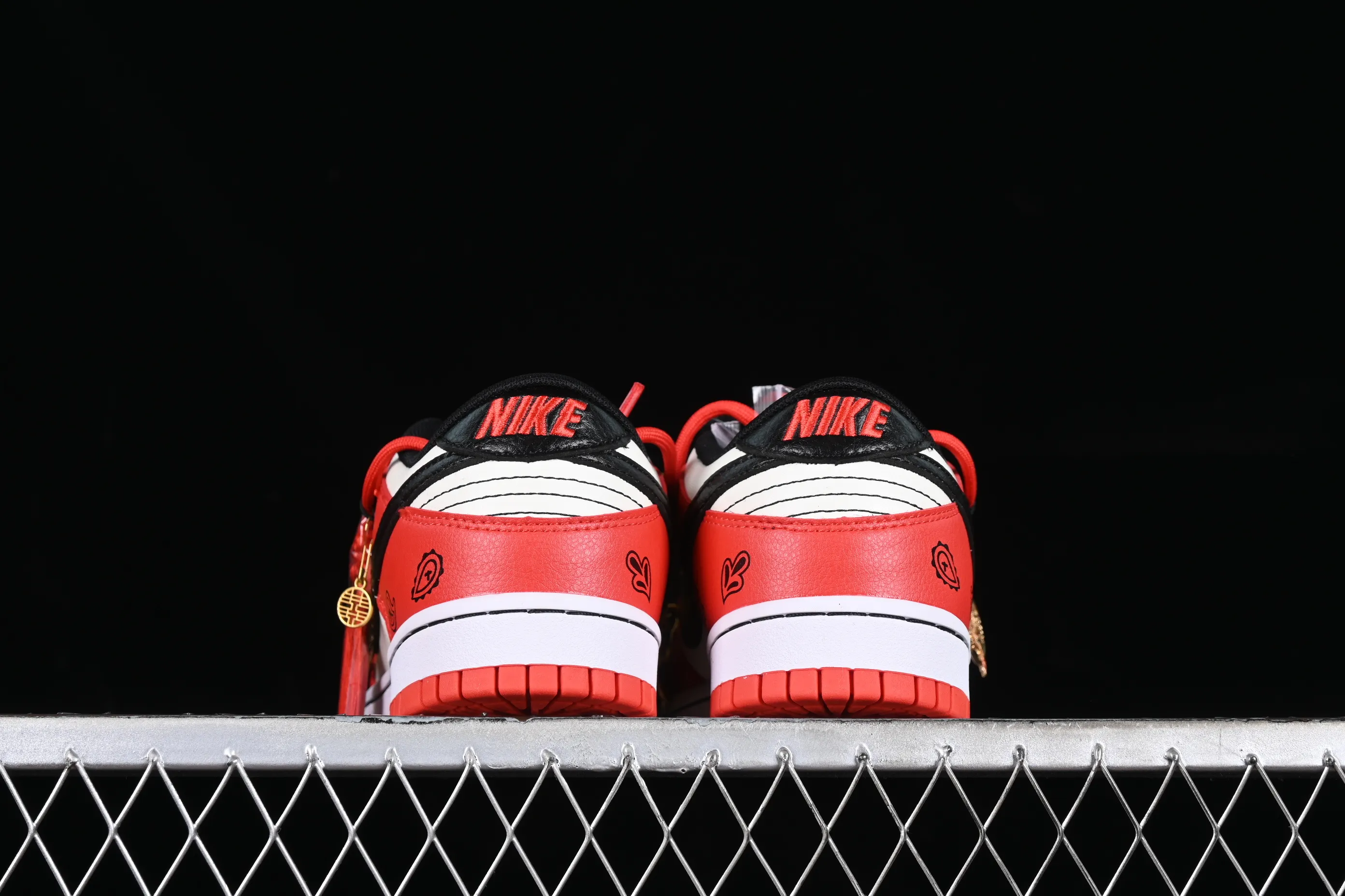 All Categories Nk SB Dunk Series Nk SB Dunk Low Low-top sneakers Nk Dunk Low EMB National trend Good alliance Festive wedding shoes Strappy low-top casual sneakers DD3363-100